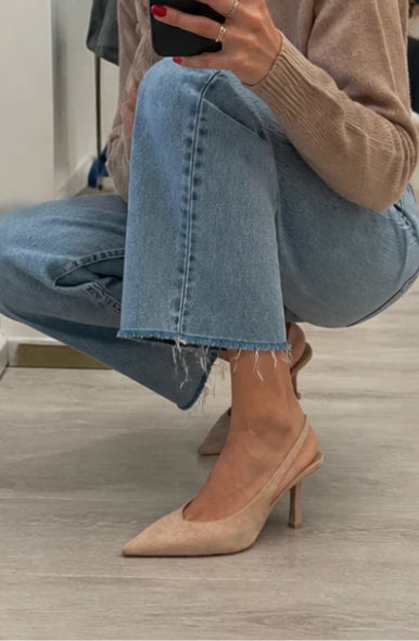 Alexa, 28